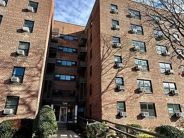 73-63 Bell Blvd APT 2L, Queens, NY 11364