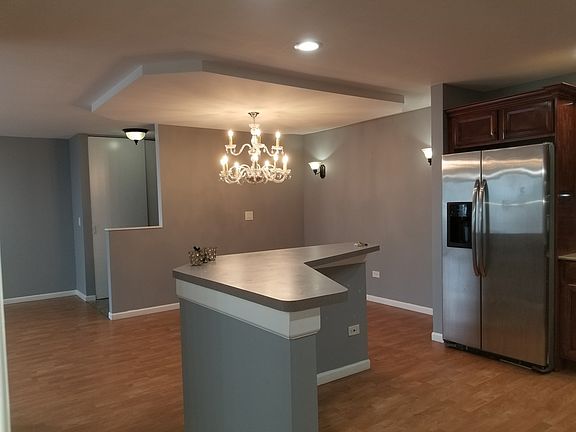 3rd image of 731 E Fullerton Ave