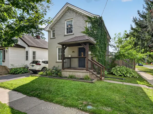 51 Wiley St, Saint Catharines, ON L2R 4G1
