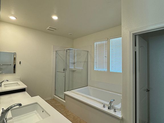 5th image of 3226 E Denali Dr