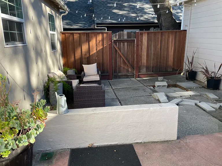 1555 Brooks St — Photo 14