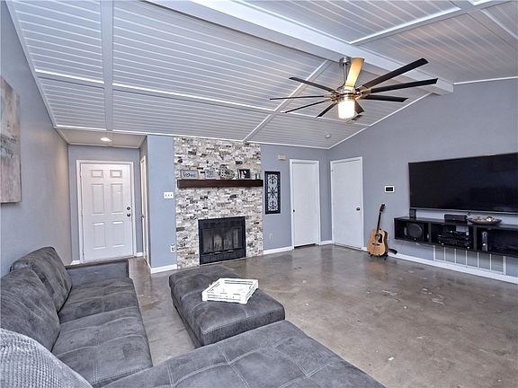4th image of 5803 Avery Island Ave