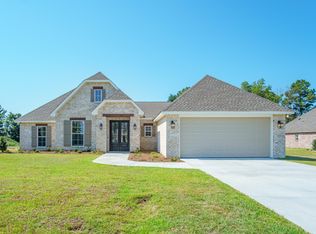 19 Dora Ln, Hattiesburg, MS 39402