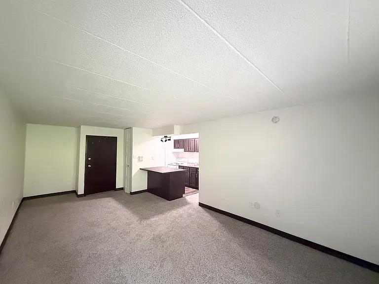 Essex House — Photo 7