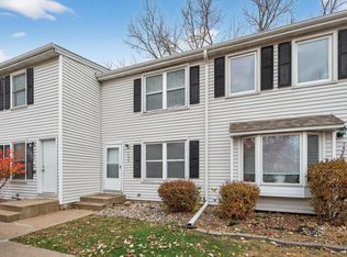 1496 Granada Ave N, Oakdale, MN 55128