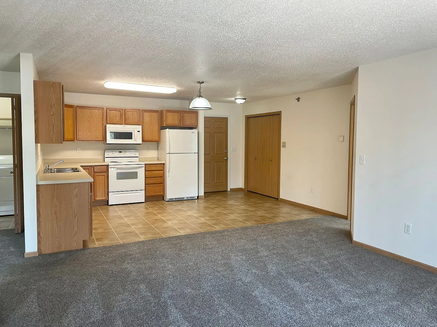 Huntington Pointe I — Photo 4