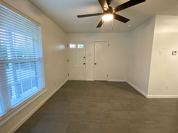 3rd image of 2563 Oxford Ave