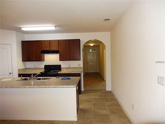 3rd image of 16551 Broadford Ln