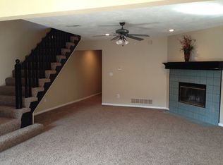 504 NE Brookwood Cir, Blue Springs, MO 64014