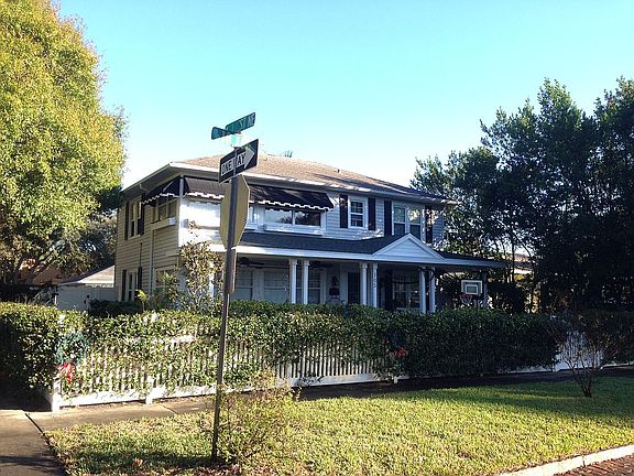 4th image of 105 18th Ave NE