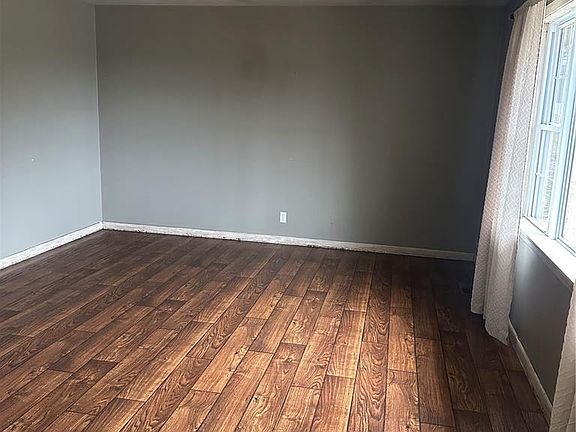 3rd image of 904 N Lafayette St
