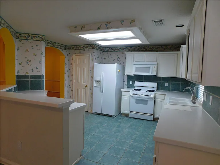 3702 Heritage Colony Dr — Photo 29