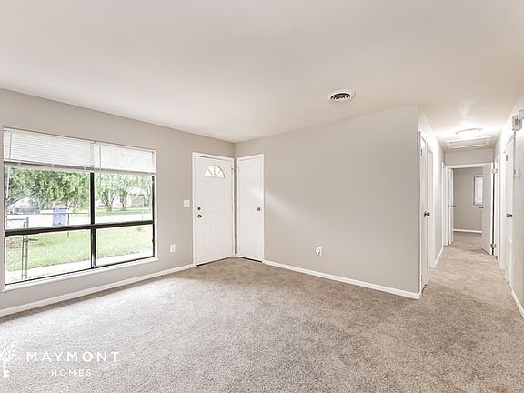 5th image of 833 Hoss Rd