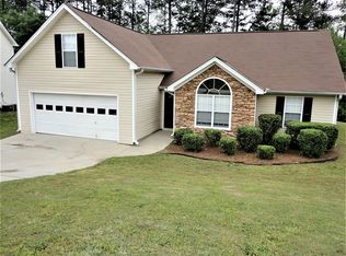 424 Shadetree Ln, Lawrenceville, GA 30044