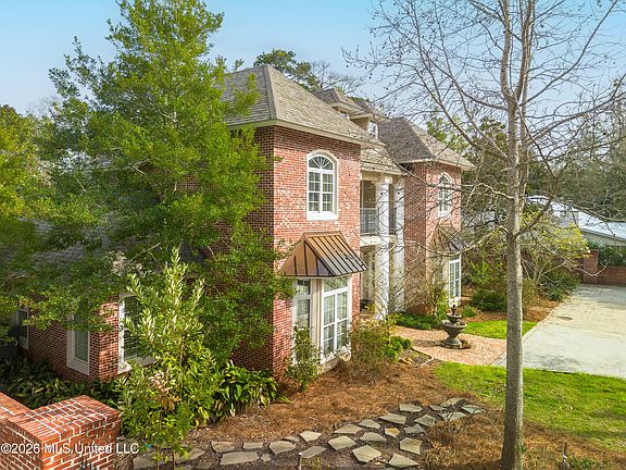 3rd image of 160 Pittman Rd