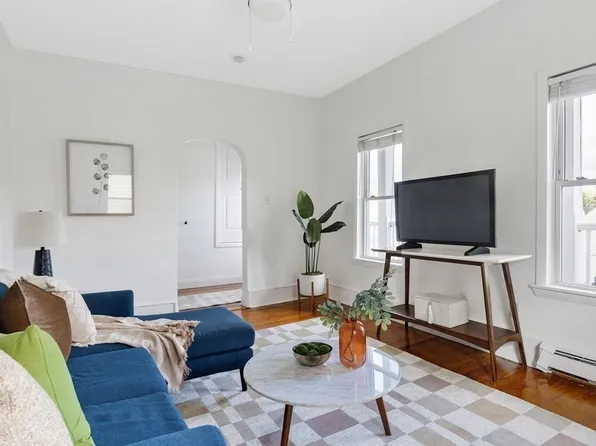 9 Nashua St #3, Somerville, MA 02145