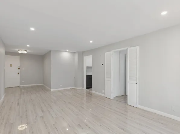 305 East 40th Street image 11 of 23