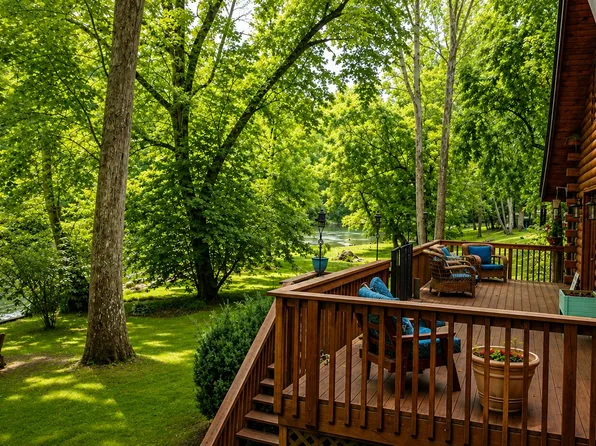 248 S River Rd, Covington, VA 24426