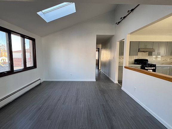 4th image of 14630 21st Ave #2F