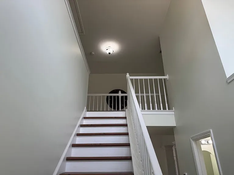 136 Madelia Pl — Photo 38