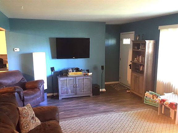 3rd image of 2301 W Surrey Dr