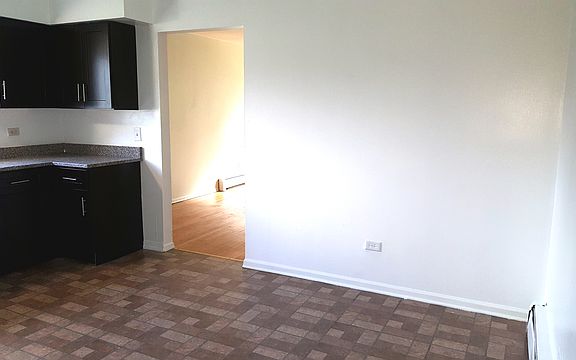 4th image of 112 N 12th Ave APT 4