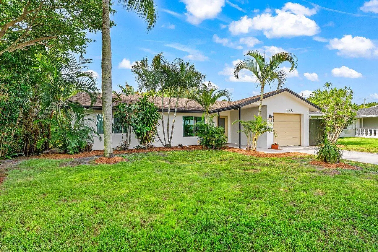 3 bed, 2.0 bath, 1374 sqft, $3,600 — Photo 2