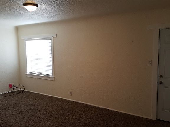 3rd image of 1110 N Lea Ave