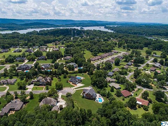 5th image of 205 Goldenrod Dr