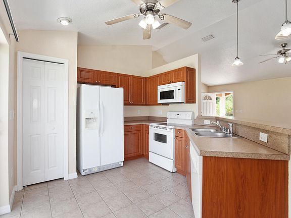 5th image of 4233 SE 136th Pl