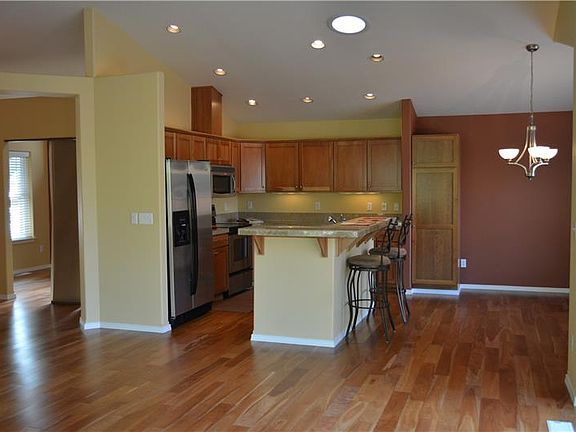 3rd image of 4817 Durham St SE