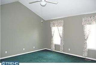 4th image of 722 Bullen Dr