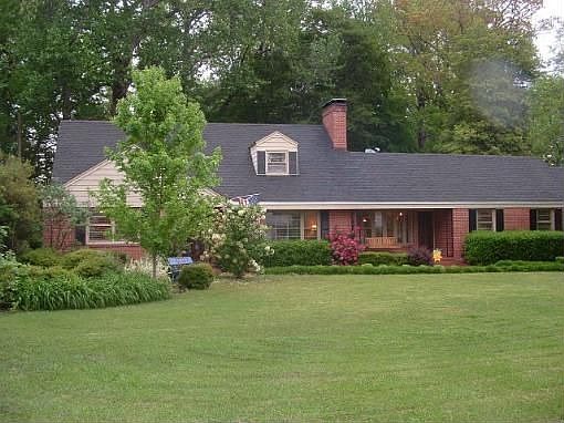 1st image of 435 Woodridge Dr