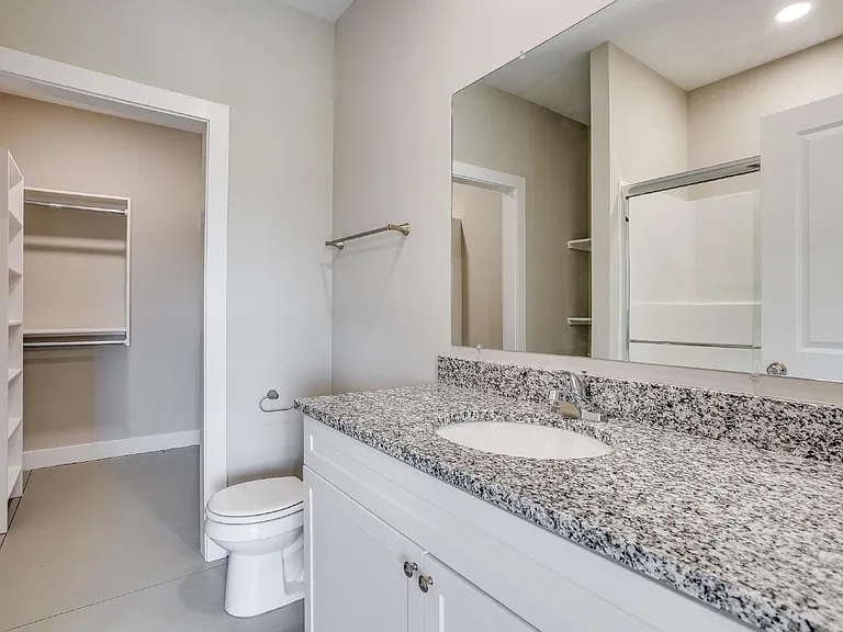 5248 N Cypress Cir — Photo 4