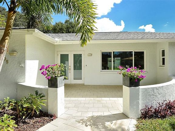 3rd image of 105 Mimosa Dr
