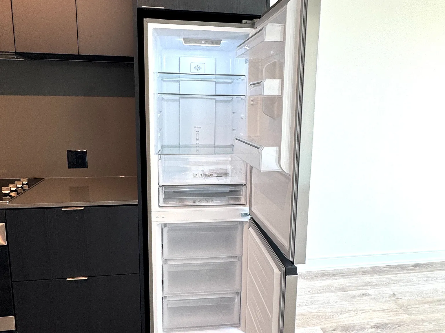 Arte Condos — Photo 3