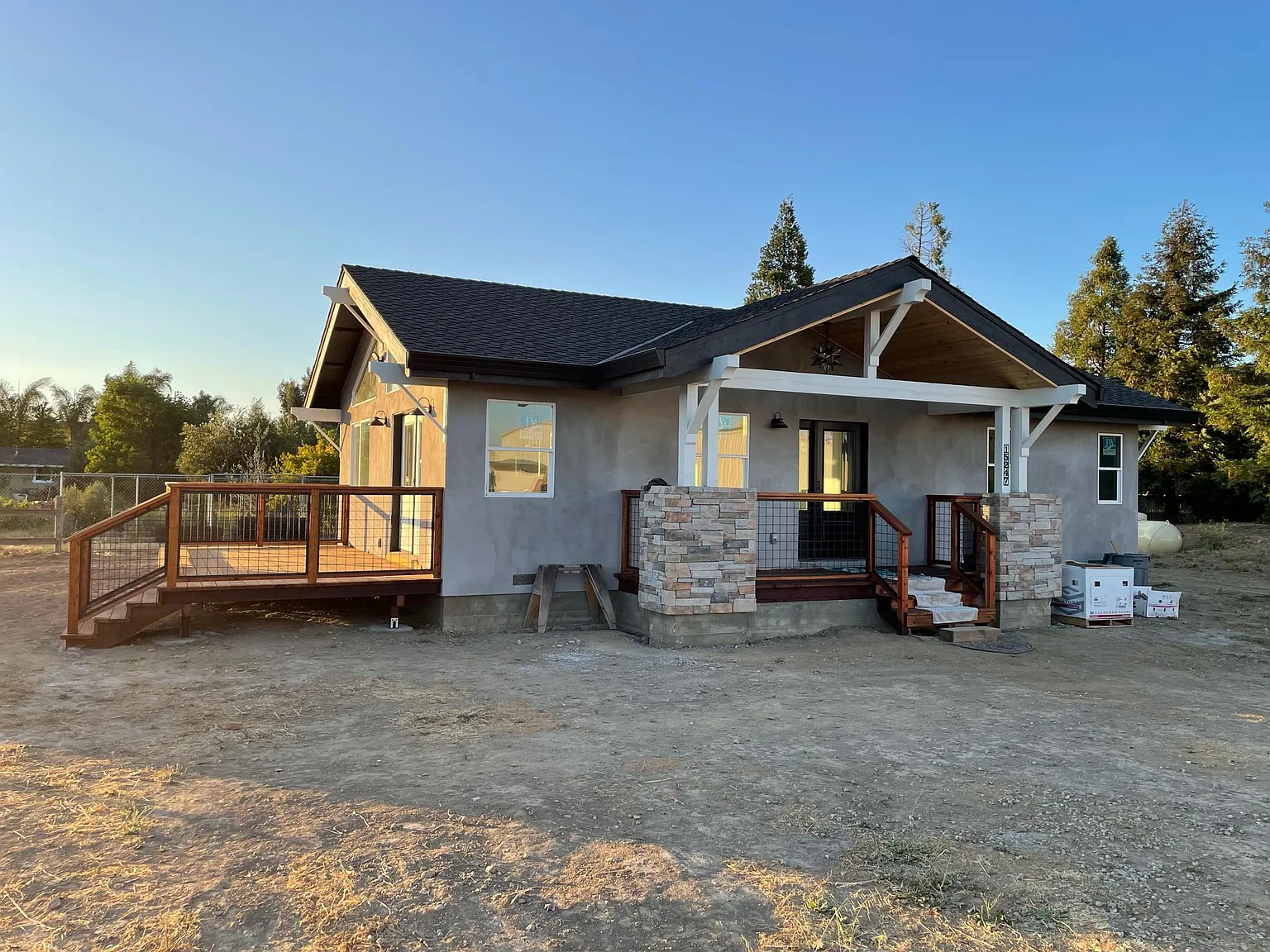 15245 Sycamore Ave photo 1