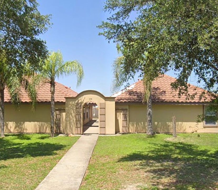 1st image of 108 S Ridge Ln APT 3