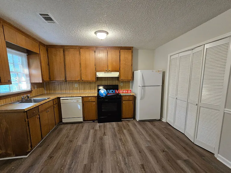 493 Stone Mountain St #11 — Photo 5