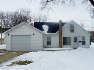 827 Caroline St, Janesville, WI