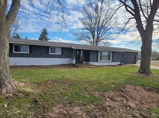 302 Lincoln St, Henry, IL 61537