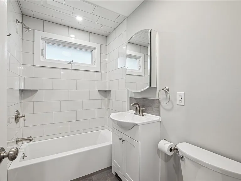 285 Stamets Rd #2 — Photo 12