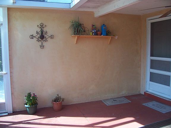 screened in front porch