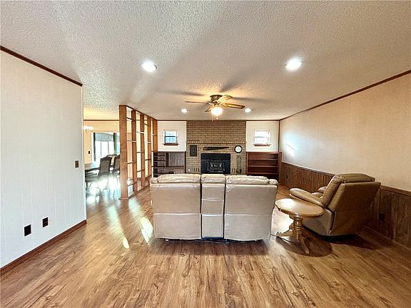4th image of 1480 Morgan Dr