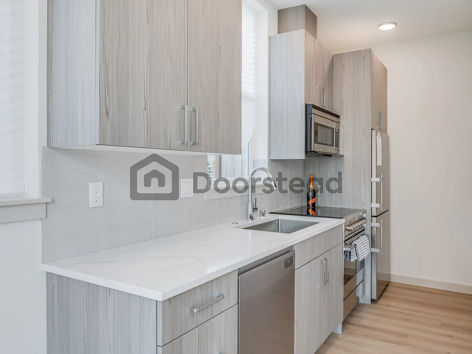 3 bed, 3.0 bath, 1172 sqft, $3,795 — Photo 4