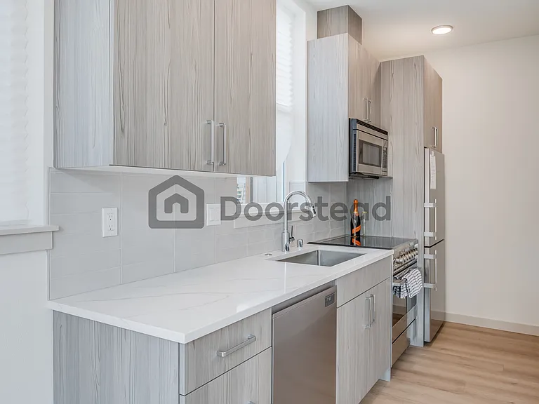 722 N 36th St — Photo 4