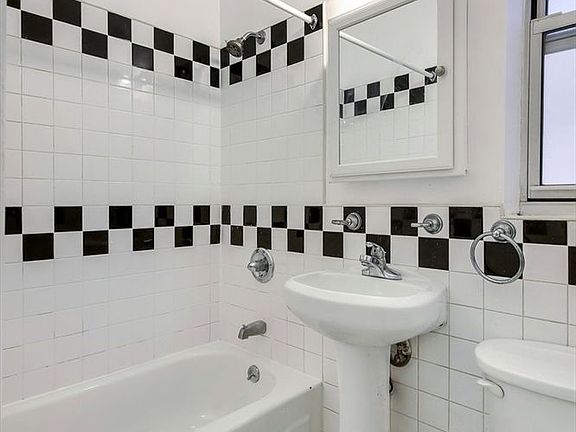 5th image of 451 W 44th St APT 24