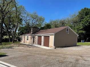 5717 S Cockrell Hill Rd, Dallas, TX 75236