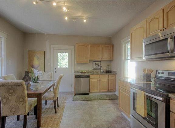 5th image of 1571 Newton St