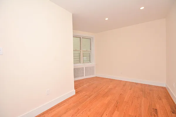 Rented by Clove Realty LLC | media 57